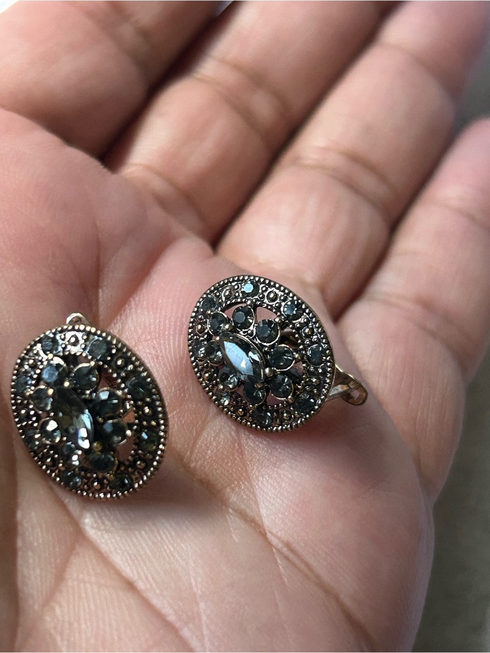 Vintage-Inspired Black Crystal Oval Drop Earrings - Unbranded